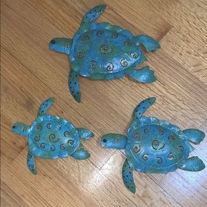 *SOLD* Metal turtle trio wall art!